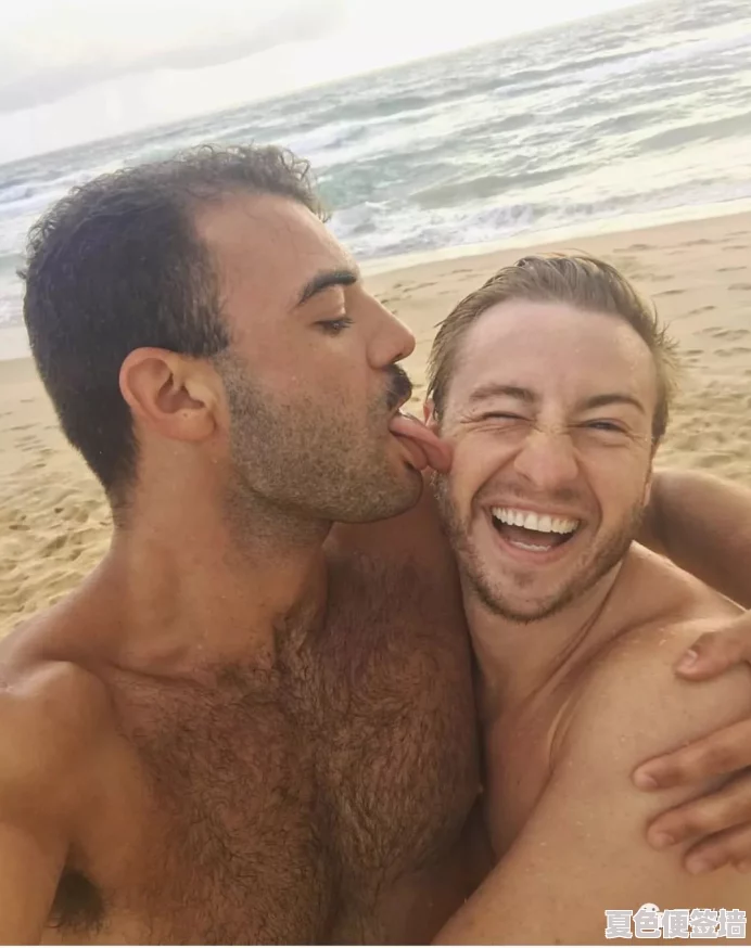 男GayGays 欧美体育生：传闻某知名运动员与男模约会，社交媒体上引发热议！